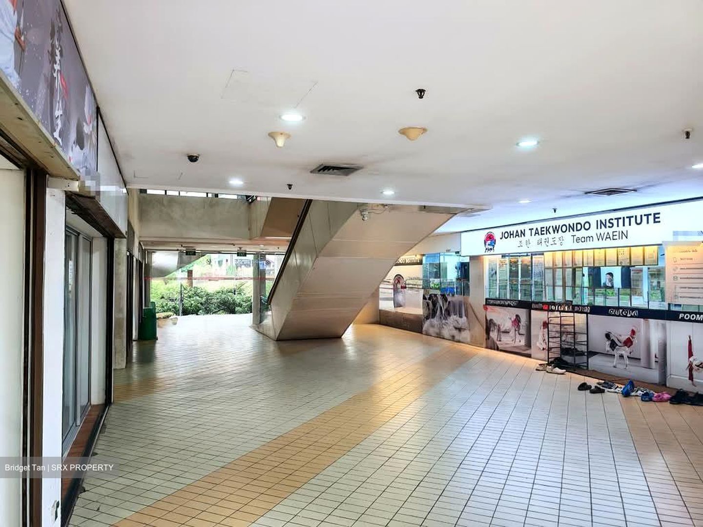 Upper Serangoon Shopping Centre (D19), Shop House #568721111